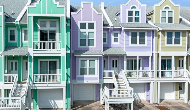 Purple Pearl: Shared Pool with Lazy River