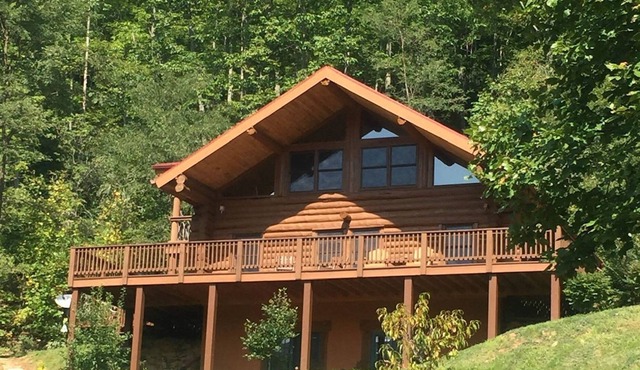 Red Lantern Lodge includes free admission to attractions