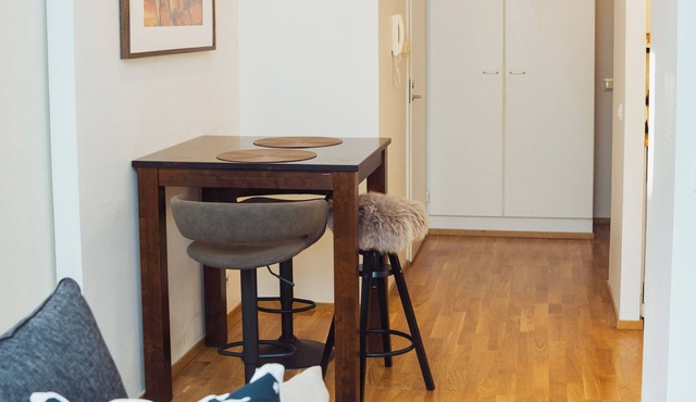 Relax & Explore, Sauna, Metro & Malls 3 Mins Away