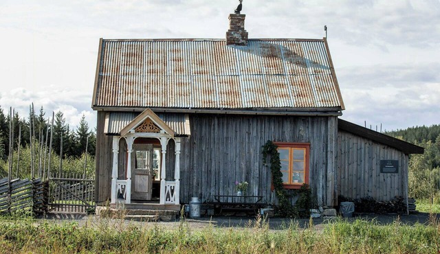 Restored smallholder's house from 1864 on Helgøya