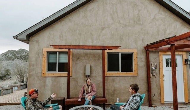 River Frontage Firepit Pet-Friendly