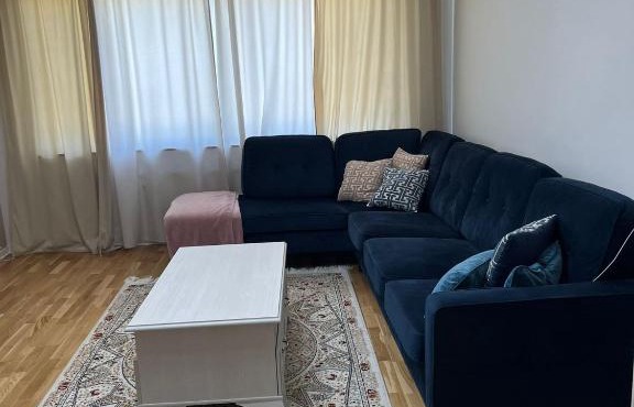 Rum i lyxig lägenhet nära Emporia