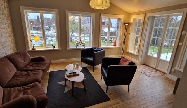 Rymlig dalastuga i Siljansnäs 4-6 bäddar