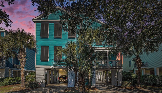 Shorely Blessed- Perfect Family Beach House w/private pool, golf cart included, just steps to beach