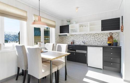 Small Cozy apartment with Wi-Fi
