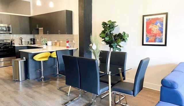 Spacious 3BR Suite South Loop Chicago Near McCormick Place & Soldier Field