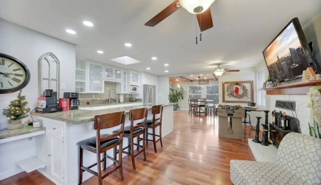 Spacious Gated Modern Cabin - Lots of Amenities