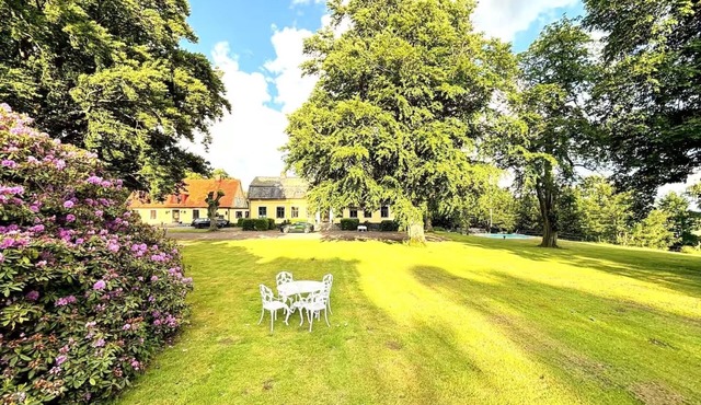 Stay in a Historic Manor Setting at Svedberga Gård!