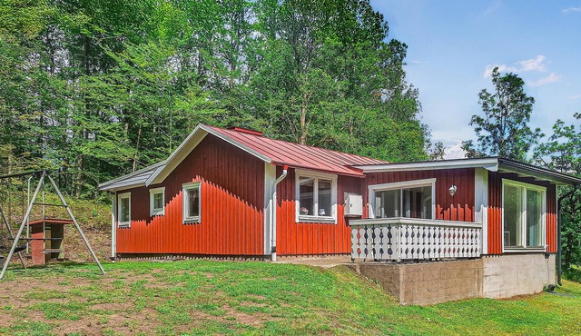 Stunning home in Annerstad with WiFi