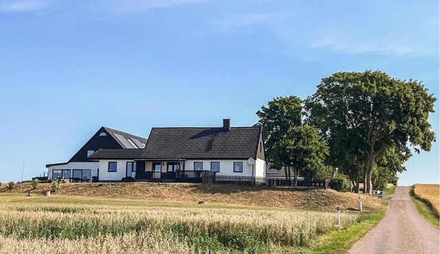 Stunning Home In Hammenhög With Sauna