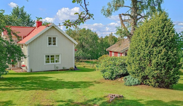 Stunning home in Rörvik with kitchen