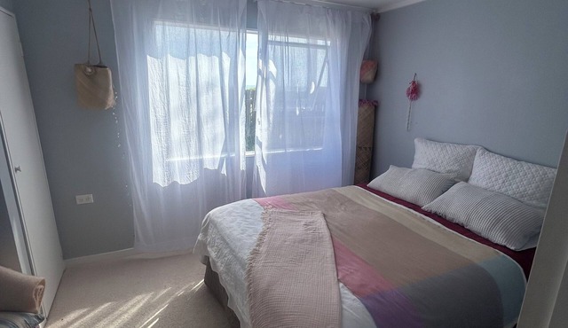 Sublime Beachfront - views to die for, your in the wave, pet friendly