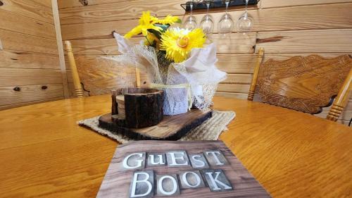 The Old West Rustic Cabin at River Ranch Resort! 103