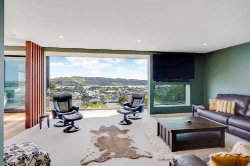 The Ultimate on Bow - Raglan Holiday Home