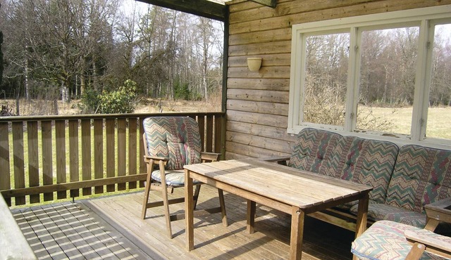 This well-equipped vacation home is located away from the village.