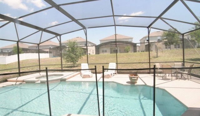 Three Master Suite Home, 7BR/5BA, Private Pool/Spa,AirConded Game Room