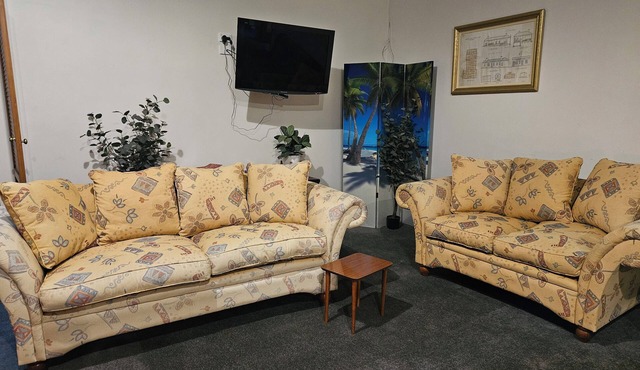Tradies & Groups - Space + Comfort