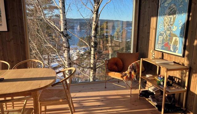 Traditional cabin in modern Drøbak