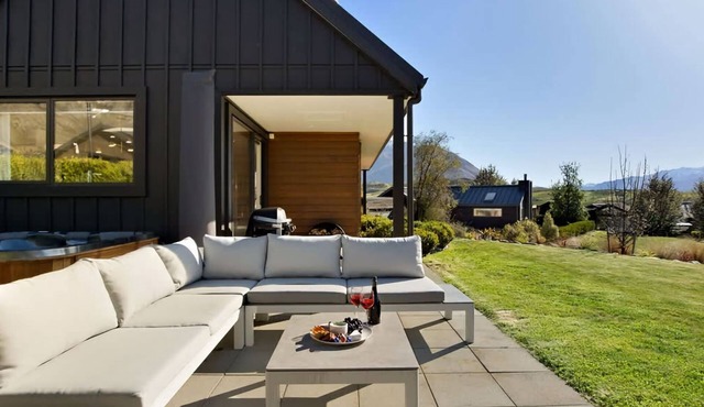 Urban Elegance is nestled in a peaceful neighbourhood - a perfect haven for relaxation.