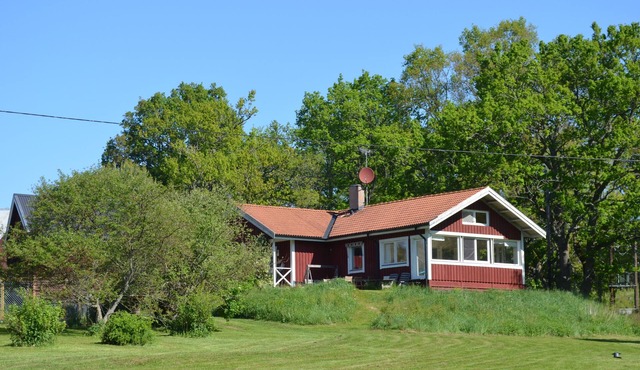 Vacation home Älgshult is located on a small lake with boat and sauna, 20 minutes from Vimmerby
