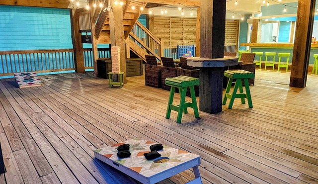 Views from 2 decks - 1000ft to the sand - HUGE deck with bar, views and games