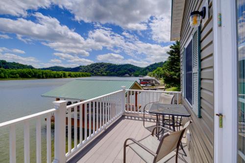 Waterfront Deck w/Mtn View! Claytor Lake Retreat