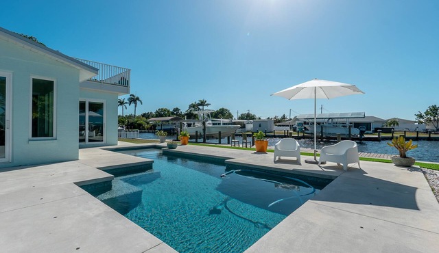 Waterfront oasis, sunsets, heated pool, hot tub, boat dock, near boat ramp