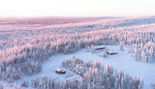 Welcome to a charming house on a real husky farm