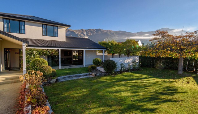 Willowridge Escape - Wanaka Holiday Home