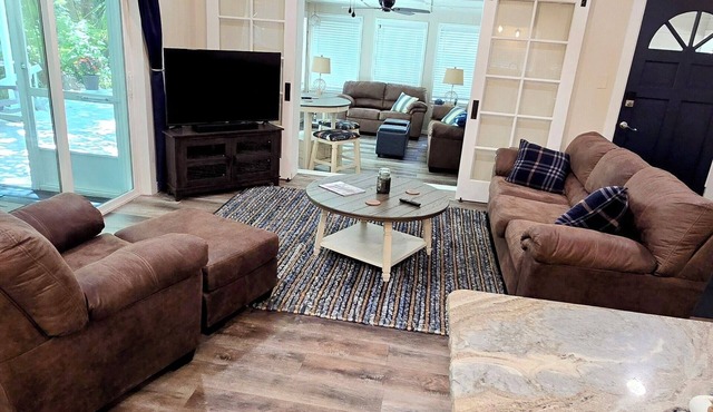 Withlacoochee River, 2/2,pet friendly, sleeps 6, fishing, scalloping, boating.