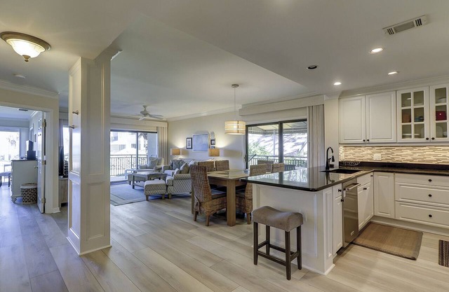 1851 Beachside Tennis - Gorgeous Vies of Calibogue Sound!