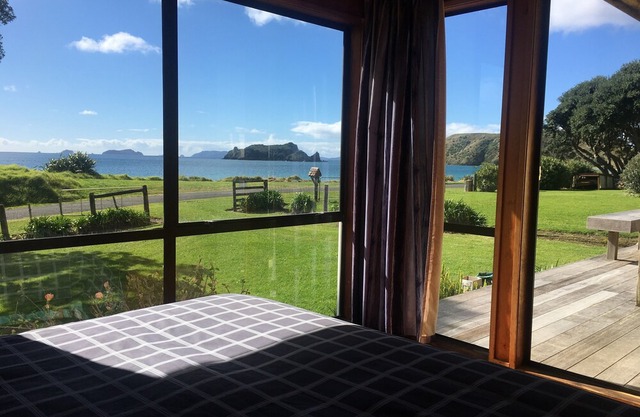Beachfront Cottage - Opito Bay Holiday Cottage, OPITO BAY