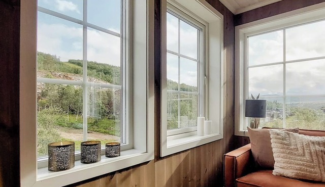 Unique cabin by the ski slope in Hovden