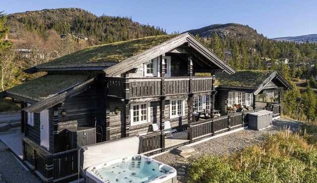 Family cabin with jacuzzi at Tempelseter