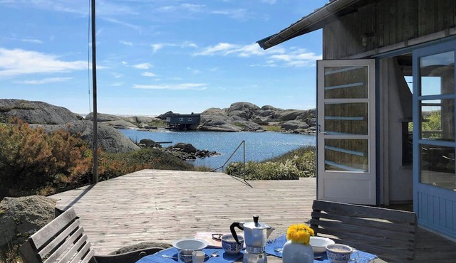 Cottage with beach access by Grunnesund